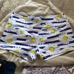 Sunshine daisy shorts by savage barbell